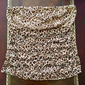 Leopard print strapless top